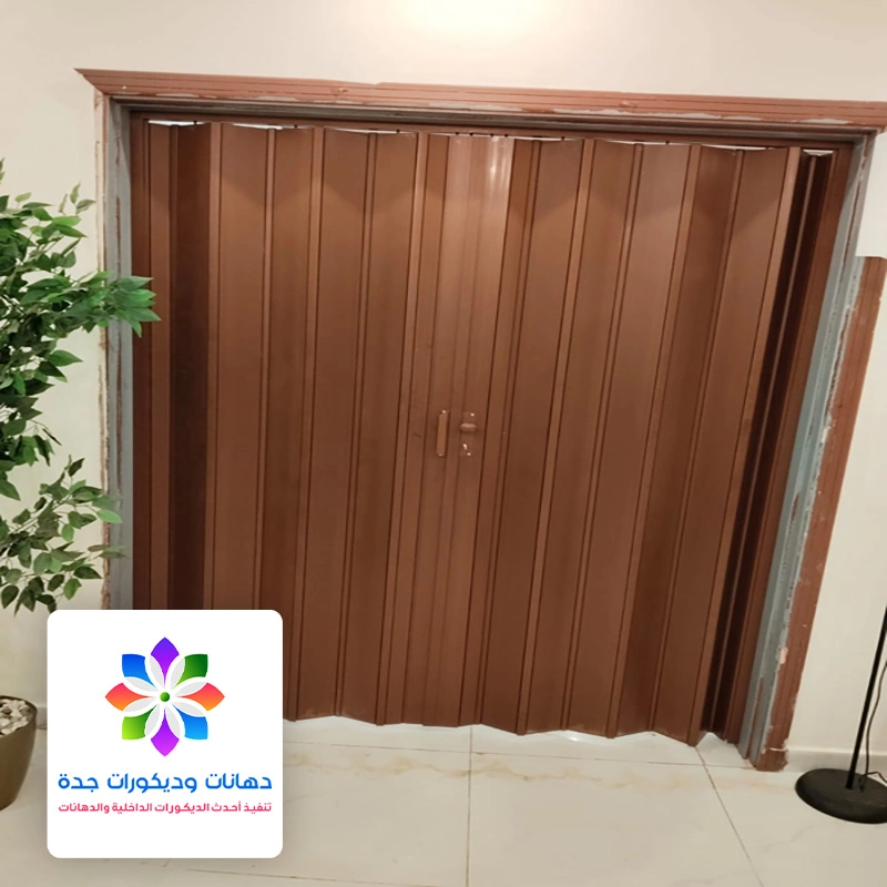 معلم تركيب باب اكورديون بجدة